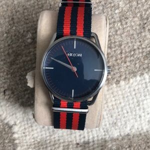 Nixon Watch Mens. Navy Red Band